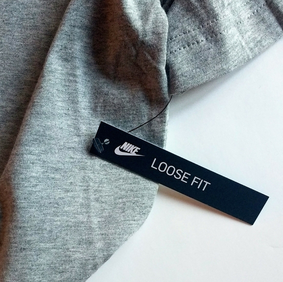 Nike Short Sleeve Gray Crop-t shirt - Picture 3 of 4